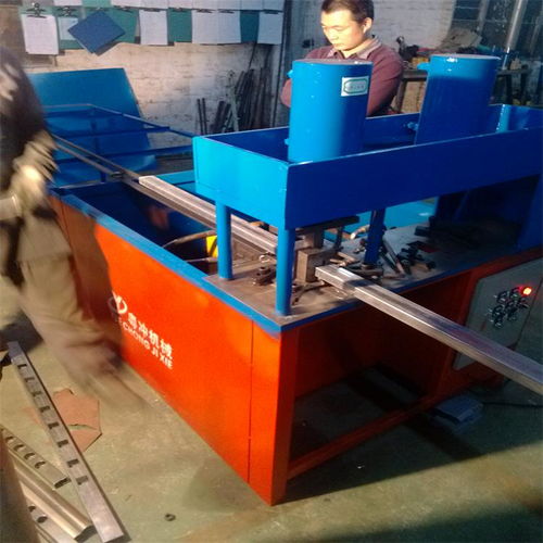 精益求精，铸就品质——探访佛山市禅城区粤冲五金模具机械厂